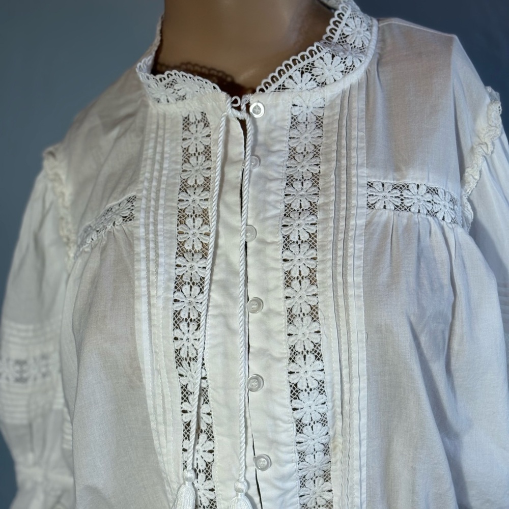 Vetu 100% Cotton Cropped White Blouse With Ruffle Detail Size M/L  NWOT